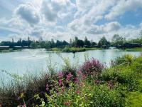 Lakeside Escape with Hot Tub - B&B York