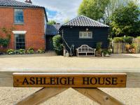 The BeeKeepers - Homely Luxurious Self Catering - Bed and Breakfast