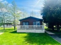 The Beak Lodge with Hot Tub - B&B