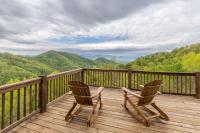 Beary Cozy Cabin! Incredible views, hot tub, games, and more! - Chambres d'hôtes Franklin
