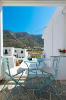 Studio with Mountain View