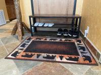 Big Bear Village View Haus is a large pet and kid friendly chalet with hot tub located a short walk to village - Chambres d'hôtes Big Bear Lake