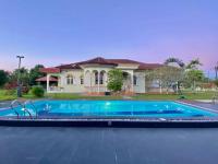 My Excel Garden Deluxe Villa with Orchard and Pool - B&B