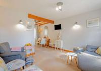 Stones Throw Cottage - B&B