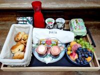 Coquette maison de ville calme avec patio - Bed and Breakfast