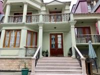 Guesthouse Parnavaz Mepe - Bed and Breakfast Batoemi