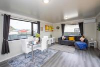 Affordable Modern Accommodation - Ferienwohnung Westport