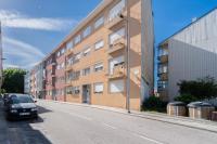 Host Wise - Spacious Vintage Flat - Small Balcony - B&B Porto