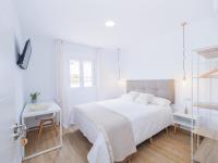 Cubo's Hostal William's Sunny 3 with Breakfast - B&B Torre de Benagalbón