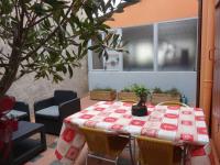 Appartement spacieux avec grand patio, 1er étage - Chambres d'hôtes Sigean