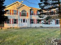Modern Poconos home, game room, pool, waterparks - B&B