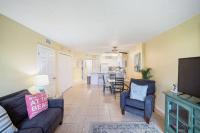 Plantation Palms 6110 by ALBVR - Upgraded Ground Floor Beachfront Condo - Lots of Amenities - Chambres d'hôtes Gulf Highlands