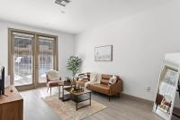 Modern CozySuites on Town Lake waterfront 02 - Ferienwohnung