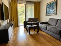 Apartment mit Terrasse