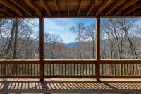 Flying Squirrel Lakeview House - Spacious House with Private Deck and Hot Tub - B&B Topton