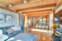 Oceanside Bass Harbor Home with Peaceful Deck! - Chambres d’hôtes Tremont