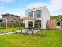 B&B Zeewolde - Amazing villa in Zeewolde with terrace - Bed and Breakfast Zeewolde