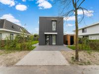 B&B Zeewolde - Amazing villa in Zeewolde with terrace - Bed and Breakfast Zeewolde