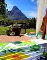 B&B Glass House Mountains - Sunshine Coast Farm Stay - Bed and Breakfast Glass House Mountains