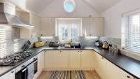 Skylark, The Bay, 2 bedrooms with ensuites, parking for 2 cars with EV point, 2 dogs welcome - Chambres d'hôtes Filey
