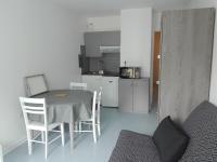 Studio rénové avec balcon à 100m de la plage et piscine - 4 personnes - Les Sables-d'Olonne - FR-1-331-204 - Chambres d'hôtes Les Sables d'Olonne