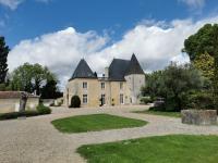 B&B Saint-Porchaire - Château de La Vallade - Bed and Breakfast Saint-Porchaire