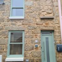 Central Penzance, Modern stylish home, Near Seafront with Gated parking - Chambres d’hôtes Penzance