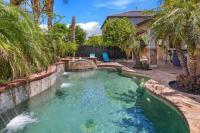 Paradise private resort with waterfall pool - B&B Coachella