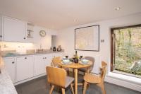 Spacious Property with Waterfall View by LetMeStay - B&B Ambleside
