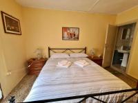 Camera Matrimoniale con Balcone (3 Adulti)