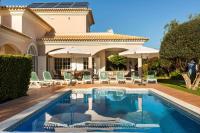 B&B Quarteira - Luxury Villa José with swimming pool - Bed and Breakfast Quarteira