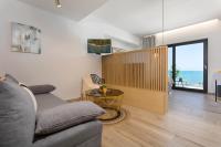 Suite met Queensize Bed en Uitzicht op Zee