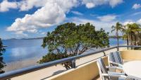 Soldiers Point Absolute Waterfront The Peninsula - B&B