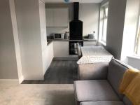New 2 bedroom first floor apartment close to beach - B&B Southbourne