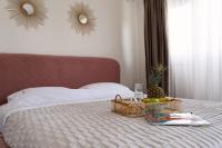 Visum Acropol ,3BR - Private Terrace-Jacuzzi - Amazing View - B&B Atene