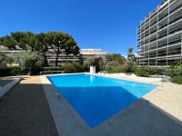 Ideal vacation apartment in Juan-les-Pins, with a pool and 5 minutes from the beach - Chambres d'hôtes Antibes
