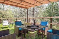 Manic Mountain Forest Cabin 3 miles from Bass Lake - Ferienwohnung Oakhurst