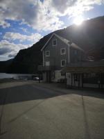 Old School på Eidslandet - exclusive apartment - Chambres d’hôtes Eidslandet