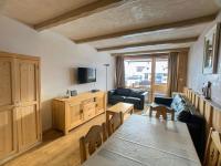 Appartement rénové 8p à Tignes · Proche pistes et commerces · Balcon · Sud · Animaux acceptés - FR-1-502-508 - B&B