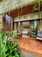 Queen Room with Pool View