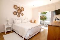 Camps Bay Guest Suite with private pool - Bed and Breakfast Kaapstad