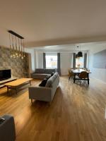 Boutique Apartments - Old Town 120m2 - Private Underground Parking - - Bed and Breakfast Wrocław