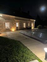 Longère avec Piscine Couverte Chauffée privative de Avril à Septembre - B&B