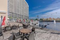 Spectacular 1BD Resort Condo! Amazing Gulf Views! Free Beach Chairs! by Dolce Vita Getaways PCB - Chambres d'hôtes Panama City Beach