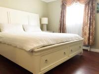 B&B Surrey - Jane's private rooms with shared washroom - Bed and Breakfast Surrey