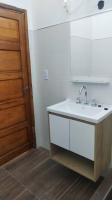 Alquiler por dia Departamento 4 personas Gral Roca Casita Artigas - Chambres d'hôtes General Roca