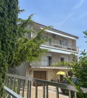 LOTUS Holiday Apartment in Škrljevo - Chambres d’hôtes