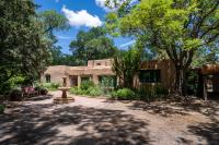 B&B Santa Fe - Historic Garden Retreat, 4 Bedrooms, Sleeps 8, Walk to Plaza, Fireplaces - Bed and Breakfast Santa Fe