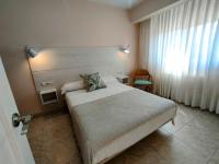 Apartment mit 3 Schlafzimmern im Erdgeschoss mit Garten