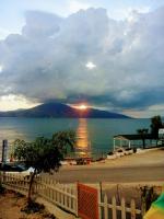 Ramo's Spectacular 2-Story Holiday Home with Radhime Views - B&B Valona